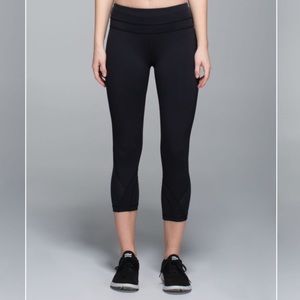 Lululemon Run: Inspire Crop 22” size 6